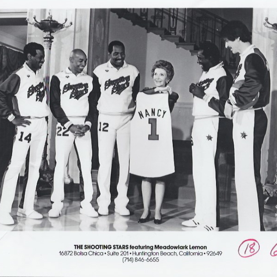Globetrotters w Nancy Reagan(1)