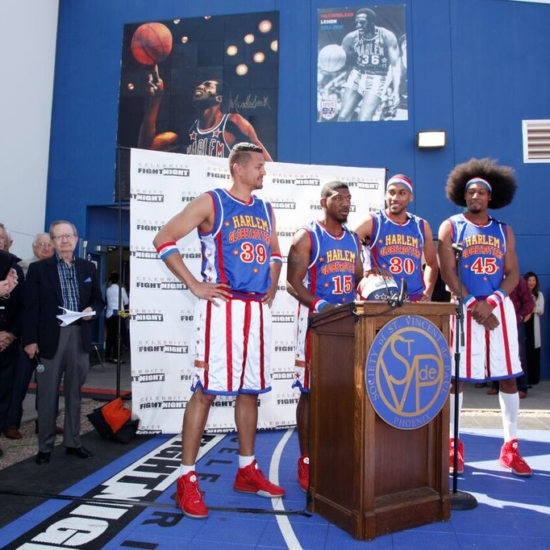 20 – Harlem Globetrotters – El Gato, Buckets, Zeus, Moose 8229