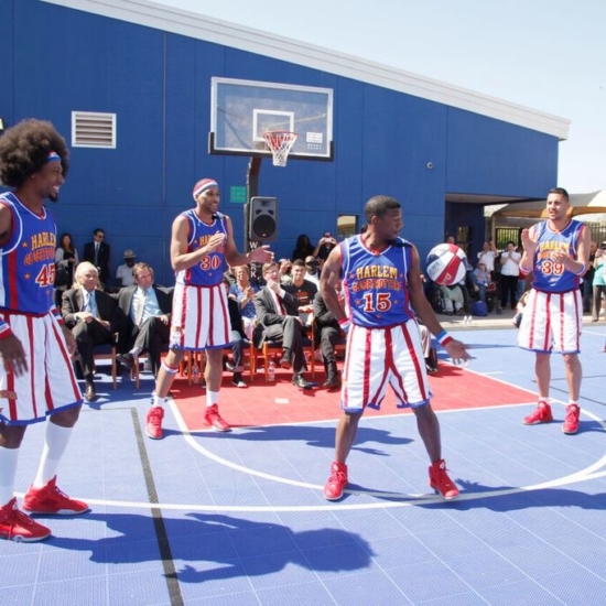 22 – Harlem Globetrotters in Magic Circle 8216